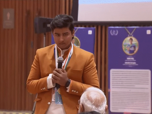 क्रिकेटर वैभव समेत 20 बच्चों को बाल पुरस्कार मिला, जिनसे पीएम मोदी ने मुलाकात की।