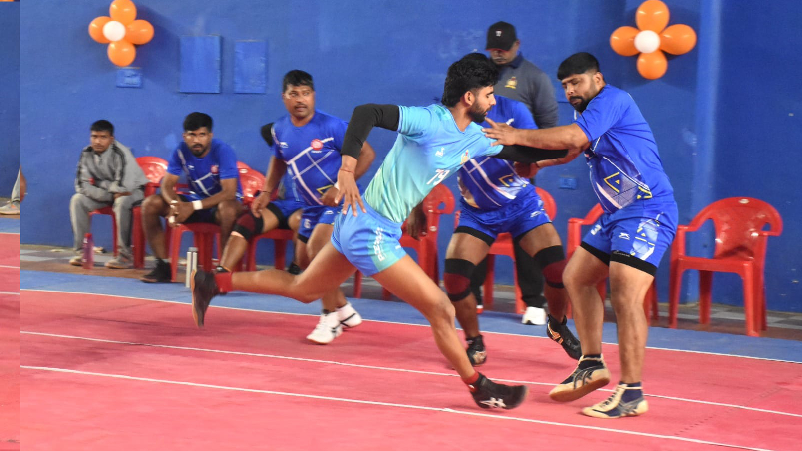 बोनस प्वाइंट और एक खिलाड़ी को आउट करके भागता खिलाड़ी