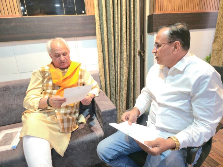 सांसद ने मेंबर से अलग से मुलाकात कर संसदीय क्षेत्र के पर्यावरण संबंधित समस्याओं से अवगत करवाया। इसके बाद उन्होंने सांसद की प्रशंसा की।