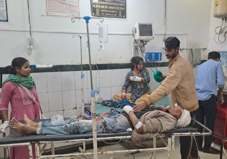 पाली के बांगड़ हॉस्पिटल में शुक्रवार शाम को घायलों का उपचार किया गया। गंभीर घायल सास-ससुर को जोधपुर रेफर किया गया था।