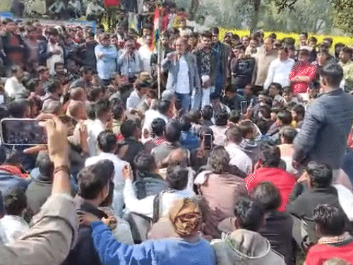 विधायक मांगे लाल मीणा ने सरकार और प्रशासन पर जमकर निशाना साधा।