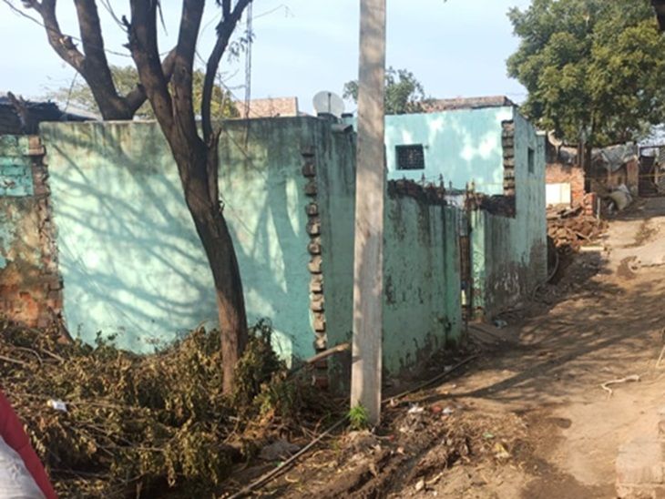 रोहतक के खोखराकोट में ब्यूटी पार्लर में काम सीखने वाली लक्ष्मी का घर, जिसने मर्डर होते हुए देखा।