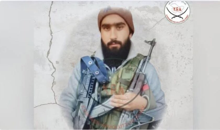 लतीफ की यह फोटो सोशल मीडिया से ली गई है।