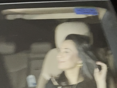 डायरेक्टर कबीर खान पत्नी मिनी माथुर के साथ पहुंचे।