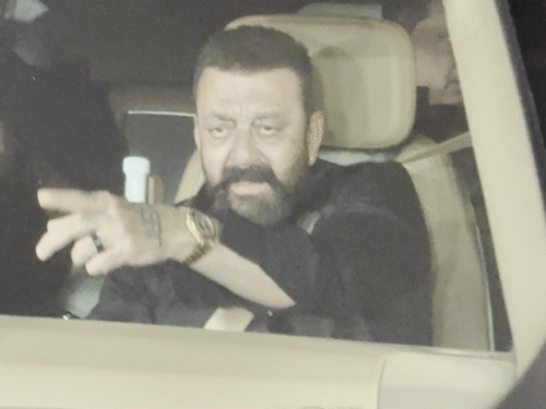 सलमान खान के बर्थडे सेलिब्रेशन में संजय दत्त पहुंचे।