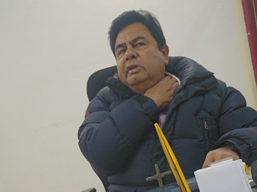 सेंट जॉन बास्को स्कूल के मैनेजर ने भी कमीशन की बात को नहीं नकारा।