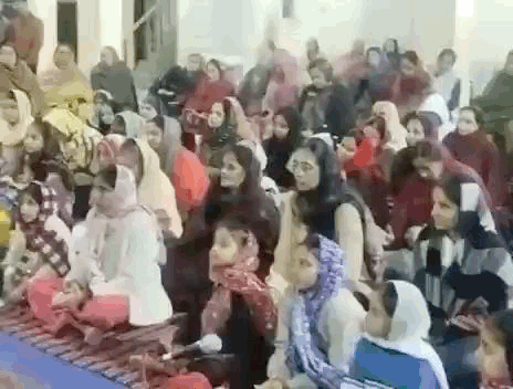 आयोजन में महिलाओं की मौजूदगी भी रही