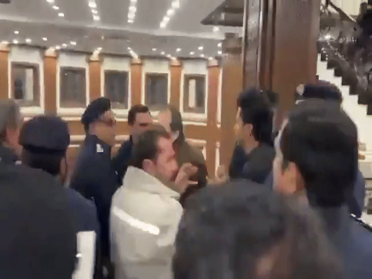 मुख्यमंत्री अफरीदी के साथ धक्का-मुक्की का वीडियो सोशल मीडिया पर वायरल है। - Dainik Bhaskar