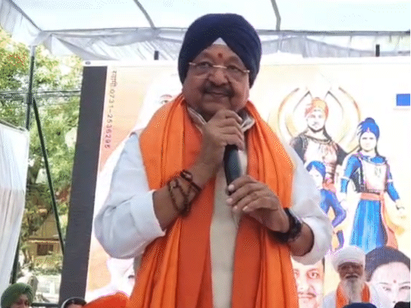 बाल वीर दिवस पर आयोजित कार्यक्रम को संबोधित करते मंत्री कैलाश विजयवर्गीय।