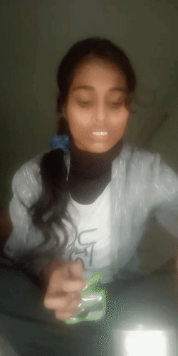 युवती ने शैंपू पीकर जान देने की कोशिश की