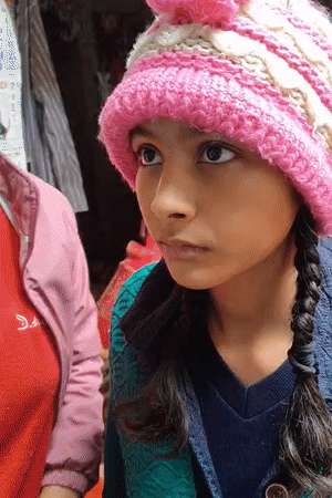 बेटी तनिष्का ने बताया- मां की तबीयत खराब रहती है। दवा के लिए पापा नौकरी कर रहे थे।