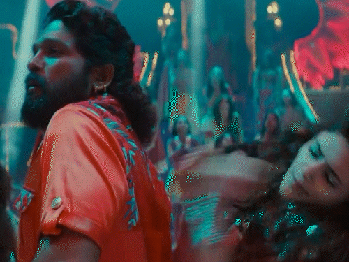 फिल्म के एक गाने में डांस करते अल्लू अर्जुन।