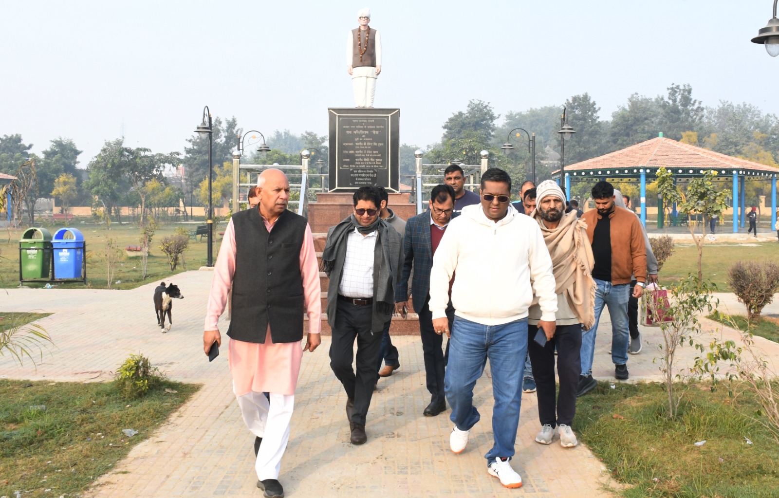 पार्क का निरीक्षण करते डीसी स्वप्निल रविंद्र पाटिल व अन्य अधिकारी।