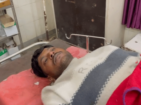 हॉस्पिटल में इलाज करने मेडिकल स्टाफ