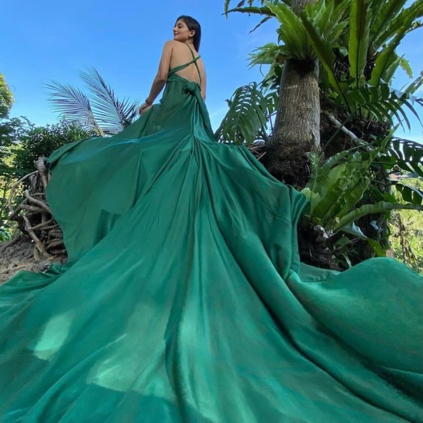 गुरुग्राम में पार्टी के बाद एयर होस्टेस सिमरन की मौत हो गई है।