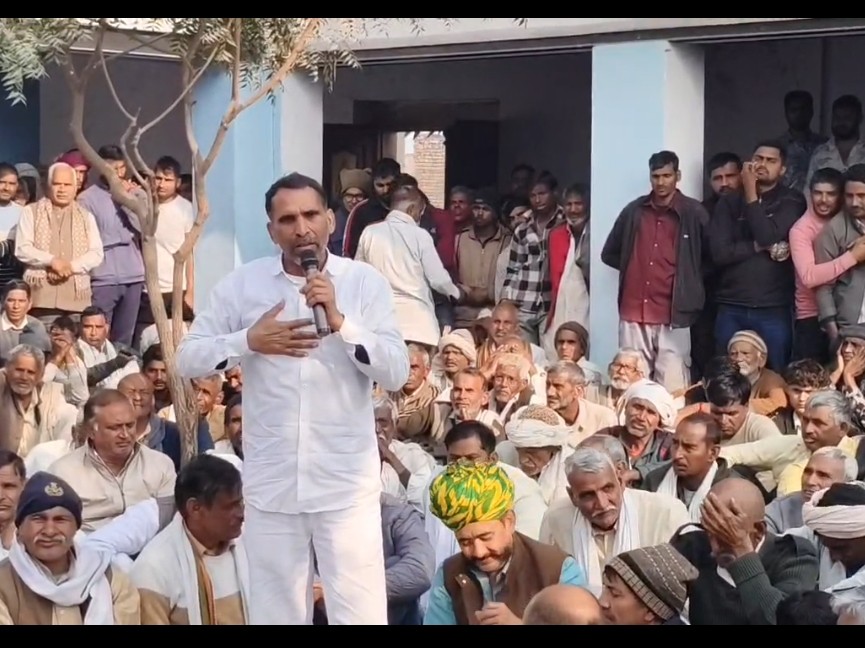 ग्रामीणों ने पुलिस पर पुलिस पर एकतरफा कार्रवाई और मंत्री पुत्र को बचाने का आरोप लगाया गया।