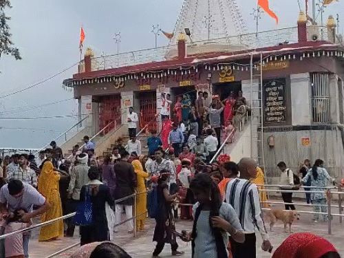 Millions flock to MP for New Year: Darshan systems updated at major temples, including Mahakal, to manage devotee footfall; check revised timings - Madhya Pradesh News | Bhaskar English