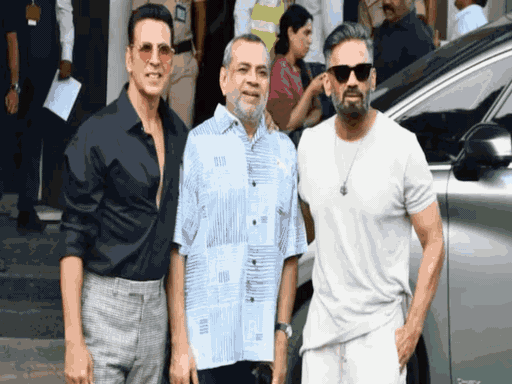 सितंबर में आधिकारिक तौर पर पुष्टि हुई कि परेश रावल (बाबूराव), अक्षय कुमार (राजू) और सुनील शेट्टी (श्याम) की तिकड़ी फिर से साथ आ रही है।