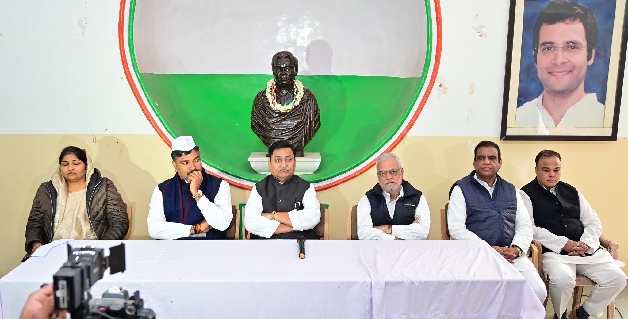 डोटासरा बोले-डबल इंजन की सरकार डबल भ्रष्टाचार कर रही:  दोनों हाथ से लूटने का काम कर रहे, जायज काम भी भ्रष्टाचार के बिना नहीं होता – Jaipur News