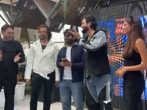 Bollywood singer Raja Hassan launched a Rajasthani song.