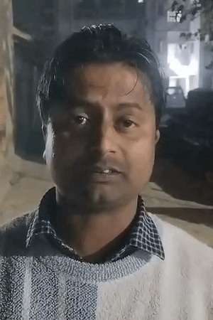 सभासद के भाई शुभम गुप्ता ने बताया था कि पुलिस को लिखित शिकायत दी है। यह दहशत फैलाने के लिए किया गया है।