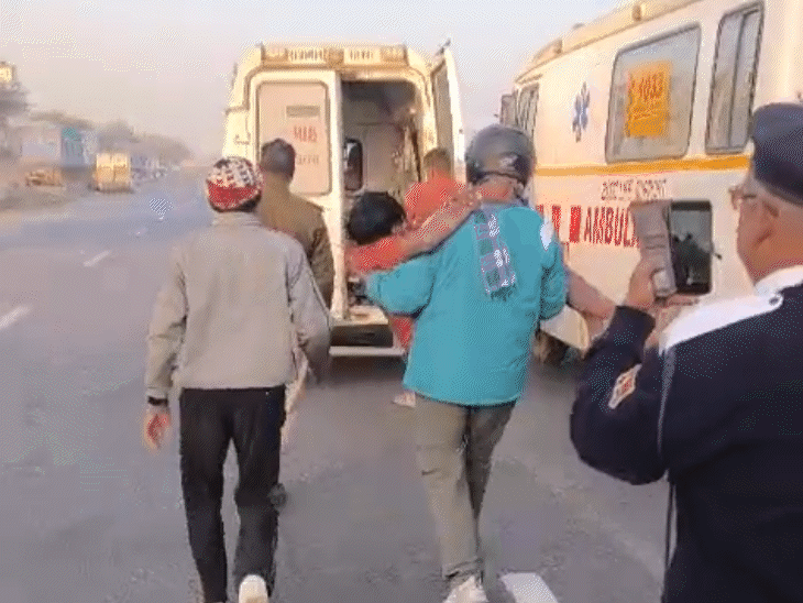 एम्बुलेंस की मदद से बहरोड़ के जिला अस्पताल में भर्ती कराया