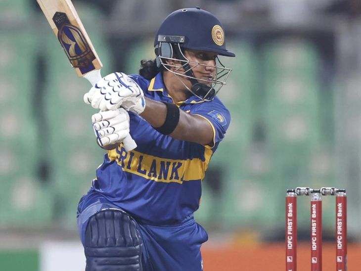 चमारी अटापट्टू ने सीरीज में पहली फिफ्टी लगाई।