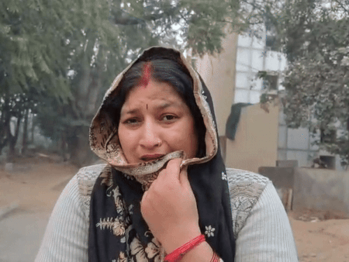 बच्ची की मां का कहना है कि घर ले जाने पर बेटी ने आंखें खोल ली थी।