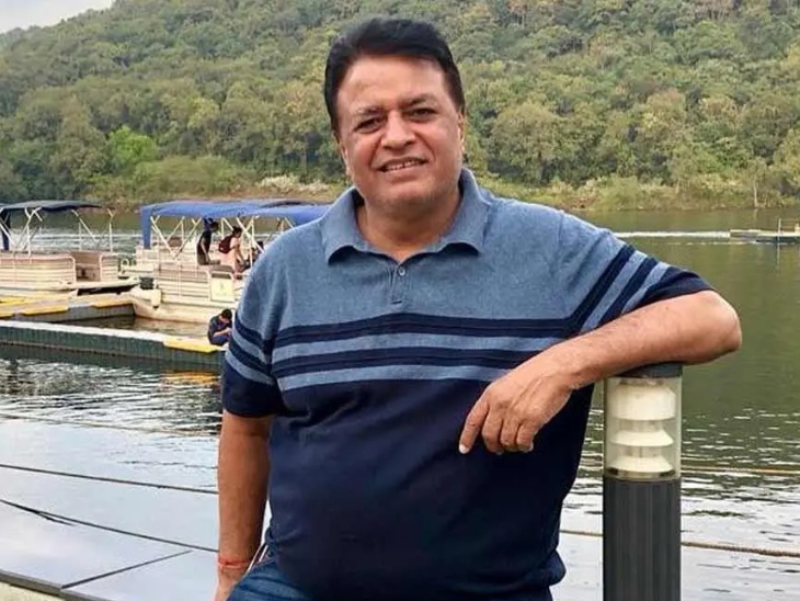 कुमार मंगत पाठक 'पैनोरमा स्टूडियोज' के चेयरमैन हैं। उन्होंने कई फिल्मों का निर्माण किया है, जिनमें दृश्यम, दृश्यम 2 , रेड , स्पेशल 26, और शैतान शामिल हैं।