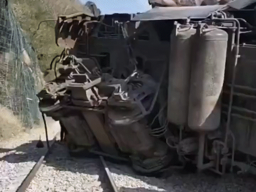 मेक्सिको के दक्षिणी ओक्साका में हाल ही में एक बड़ा ट्रेन हादसा हुआ, जिसमें यात्रियों से भरी इंटरओशनिक ट्रेन पटरी से उतर गई। - Dainik Bhaskar