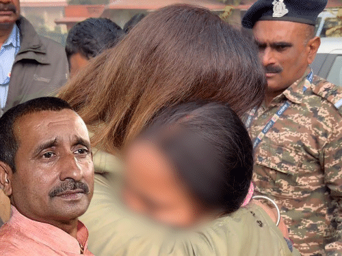 Kuldeep Singh Sengar Unnao Rape Case LIVE Update; Supreme Court | BJP | उन्नाव  रेप केस- कुलदीप सेंगर की जमानत पर रोक: CJI बोले- जज से भी गलती हो सकती है;  पीड़ित