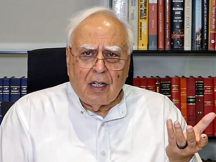 कपिल सिब्बल ने X पोस्ट में BLO की मौत पर सवाल खड़े किए हैं। फाइल फोटो - Dainik Bhaskar