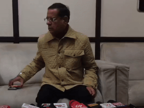 फरीदाबाद में मंत्री राजेश ने ली अधिकारियों की बैठक:  भाजपा में गुटबाजी के सवाल पर सोफे से उठे, कार्रवाही करने की चेतावनी दी – Faridabad News