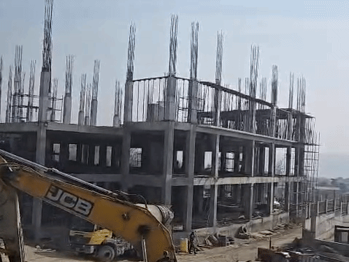 पुरकुल में बन रहा लोअर टर्मिनल।