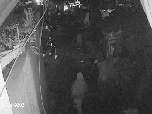 कुकरबेड़ा बस्ती के अंदर भी चल रहा गांजा बेचने का काम।