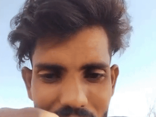 राकेश ने वीडियो में बताया कि उसने अपने मामा से हाथ जोड़कर पत्नी से दूर रहने का अनुरोध किया था, लेकिन उसकी बात का दोनों पर कोई असर नहीं हुआ।