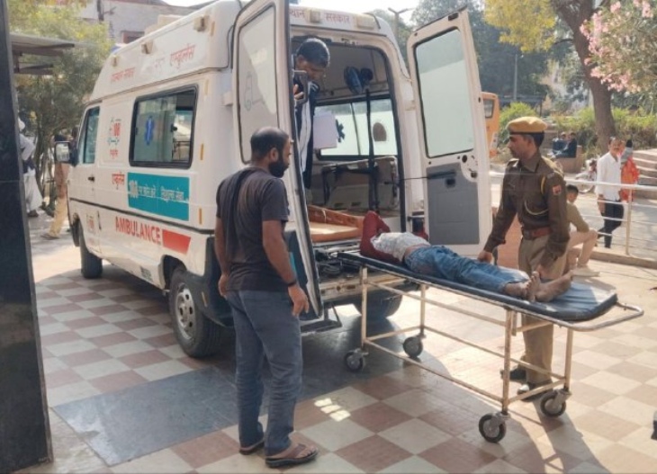 मालगाड़ी की चपेट में आने से घायल हुए युवक को इलाज के लिए पाली के बांगड़ हॉस्पिटल में लाया गया।