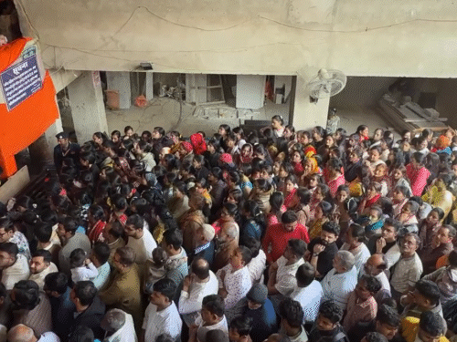 राजसमंद में श्रीनाथ मंदिर में दर्शन के लिए रोज 25 हजार से 30 हजार लोग पहुंच रहे हैं।