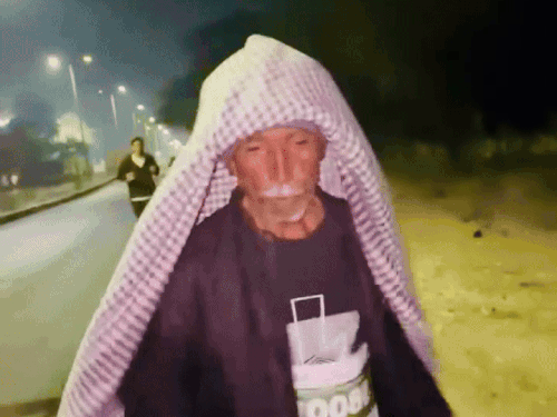 सीकर मैराथन का यह वीडियो सामने आया, जिसमें एक 82 साल के बुजुर्ग 10 किलोमीटर की दौड़ लगाते नजर आए।