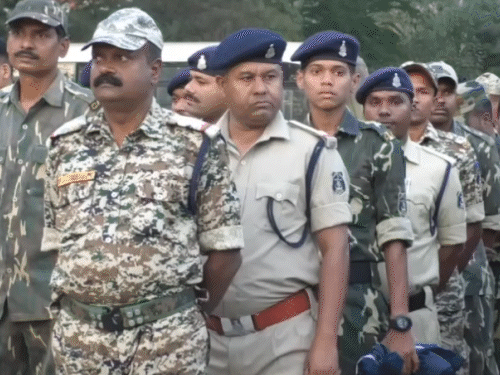 बस्तर में 400 जवानों की होगी तैनाती।