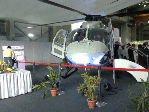 ध्रुव NG हेलिकॉप्टर के इनॉगरेशन में सिविल एविशन मिनिस्टर राम मोहन नायडू ने पूजा की। - Dainik Bhaskar