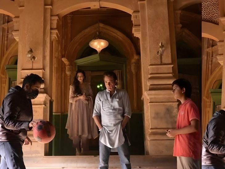 अमृतसर की लाल कोठी में फिल्माया गया धुरंधर का सीन, जिसमें अक्षय खन्ना नजर आ रहे हैं।