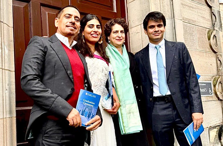 यह तस्वीर प्रियंका-रॉबर्ट की बेटी मिराया की 2025 में ग्रेजुएशन सेरेमनी के दौरान ली गई थी।