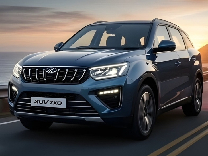 2026 महिंद्रा XUV 7XO में नए डुअल पॉड LED हेडलैंप मिलेंगे।