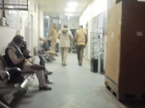 अस्पताल में पुलिस पूछताछ के लिए पहुंची है। पुलिस का कहना है कि पीड़िता का बयान लेकर FIR दर्ज कर ली गई है।