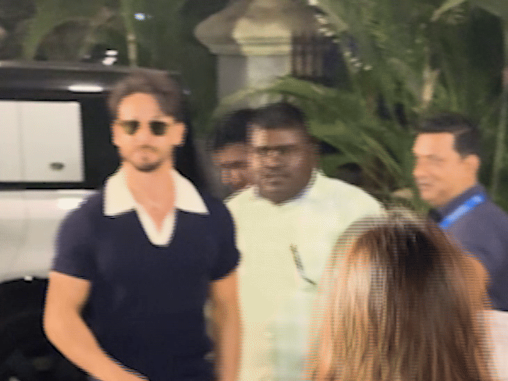 टाइगर श्रॉफ भी स्क्रीनिंग में शामिल हुए हैं।