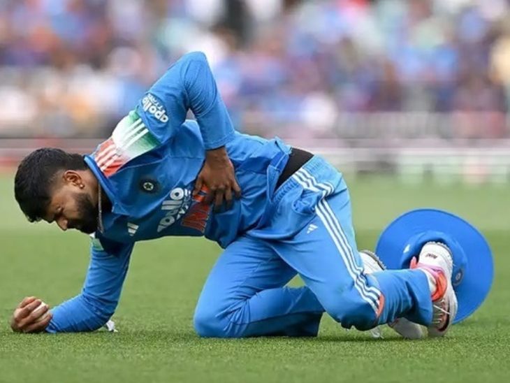 श्रेयस अय्यर को 25 अक्टूबर को ऑस्ट्रेलिया के खिलाफ हुए तीसरे वनडे में चोट लगी थी। - Dainik Bhaskar