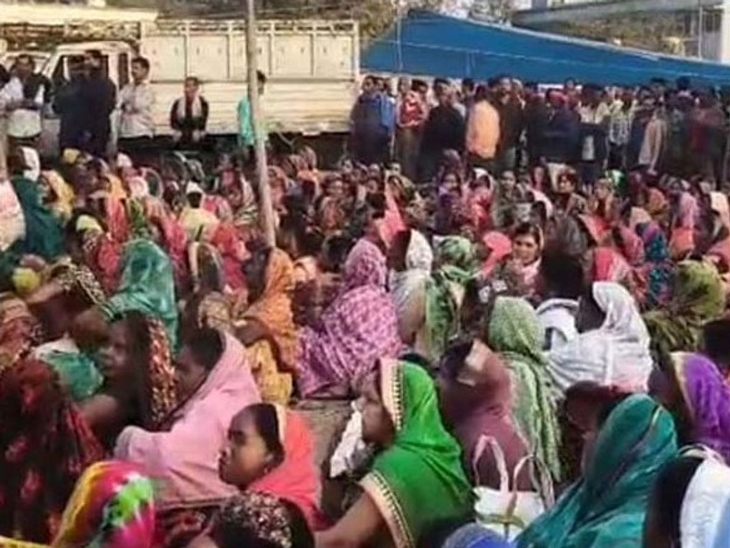 जनसुनवाई रोकने ग्रामीणों ने पहले शांतिपूर्ण प्रदर्शन किया था।