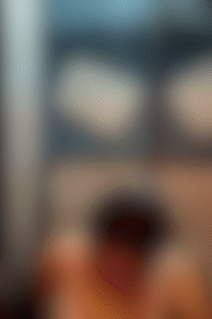 सीन 2- कमरे के अंदर से युवती को आपत्तिजनक स्थिति में बाहर निकाला।