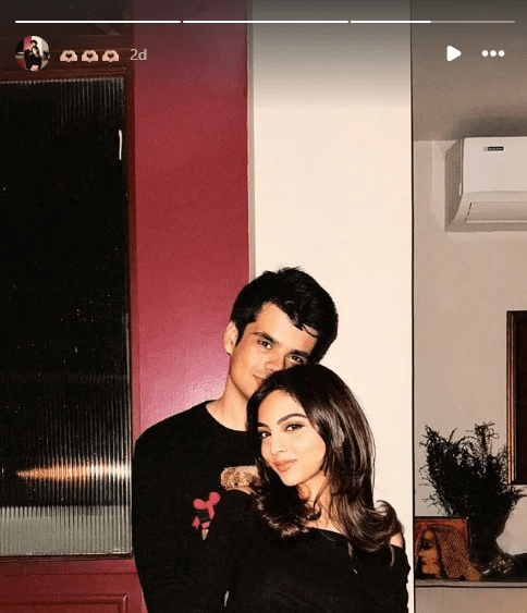 रेहान वाड्रा की अवीवा बेग की एक फोटो सोशल मीडिया पर वायरल है।